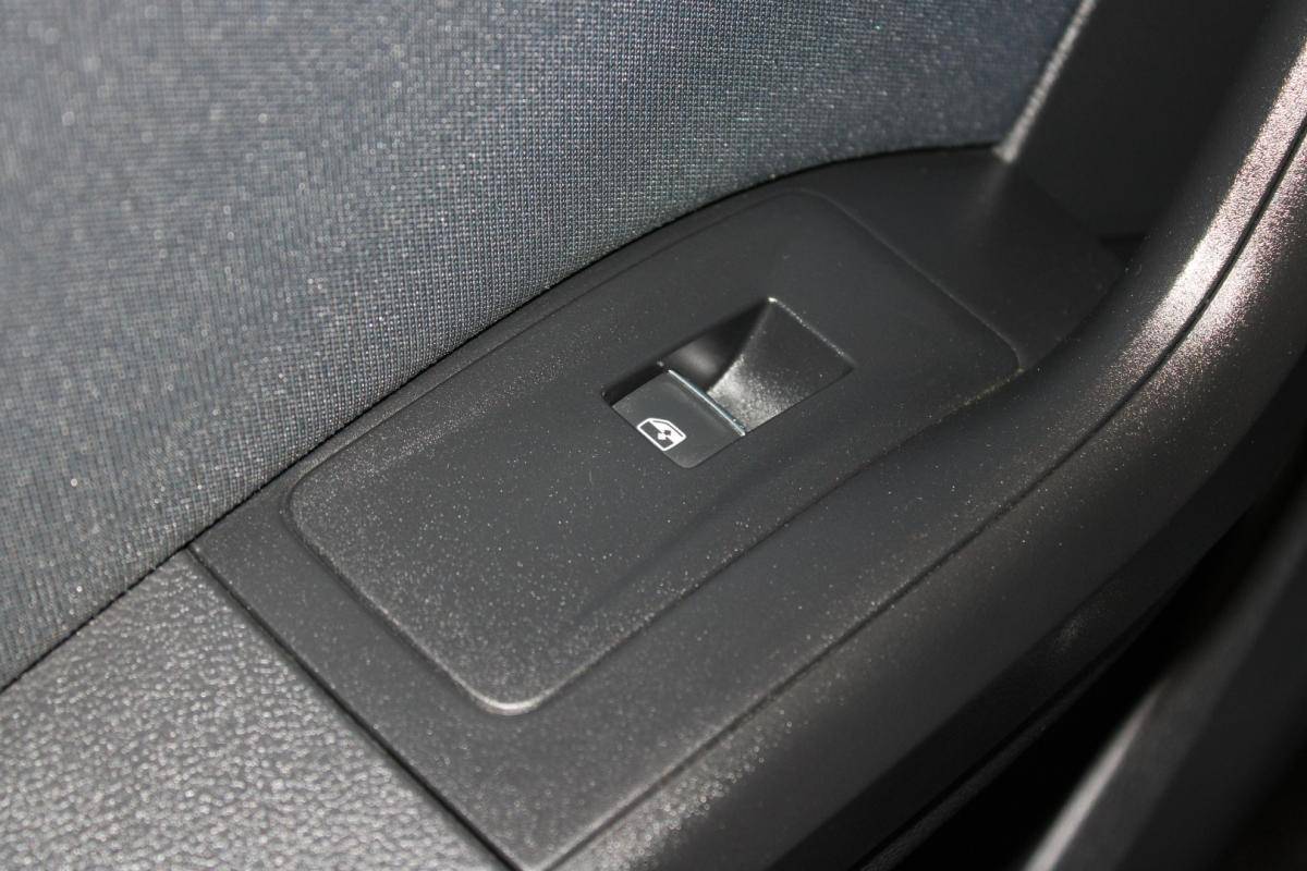 seat-ateca-1-6-tdi-ecomotive-2019-diesel-1598cc