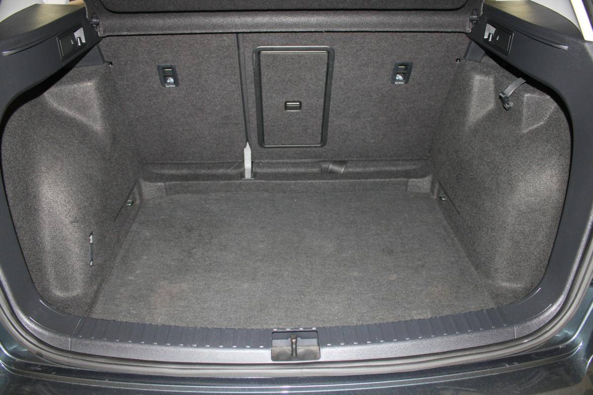 seat-ateca-1-6-tdi-ecomotive-2019-diesel-1598cc