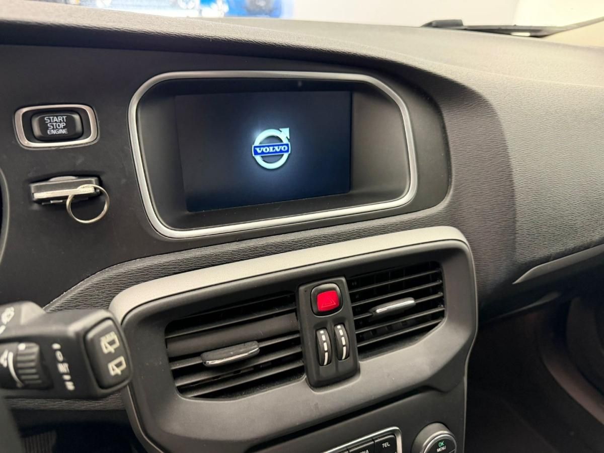 volvo-v40-2015-diesel-1969cc