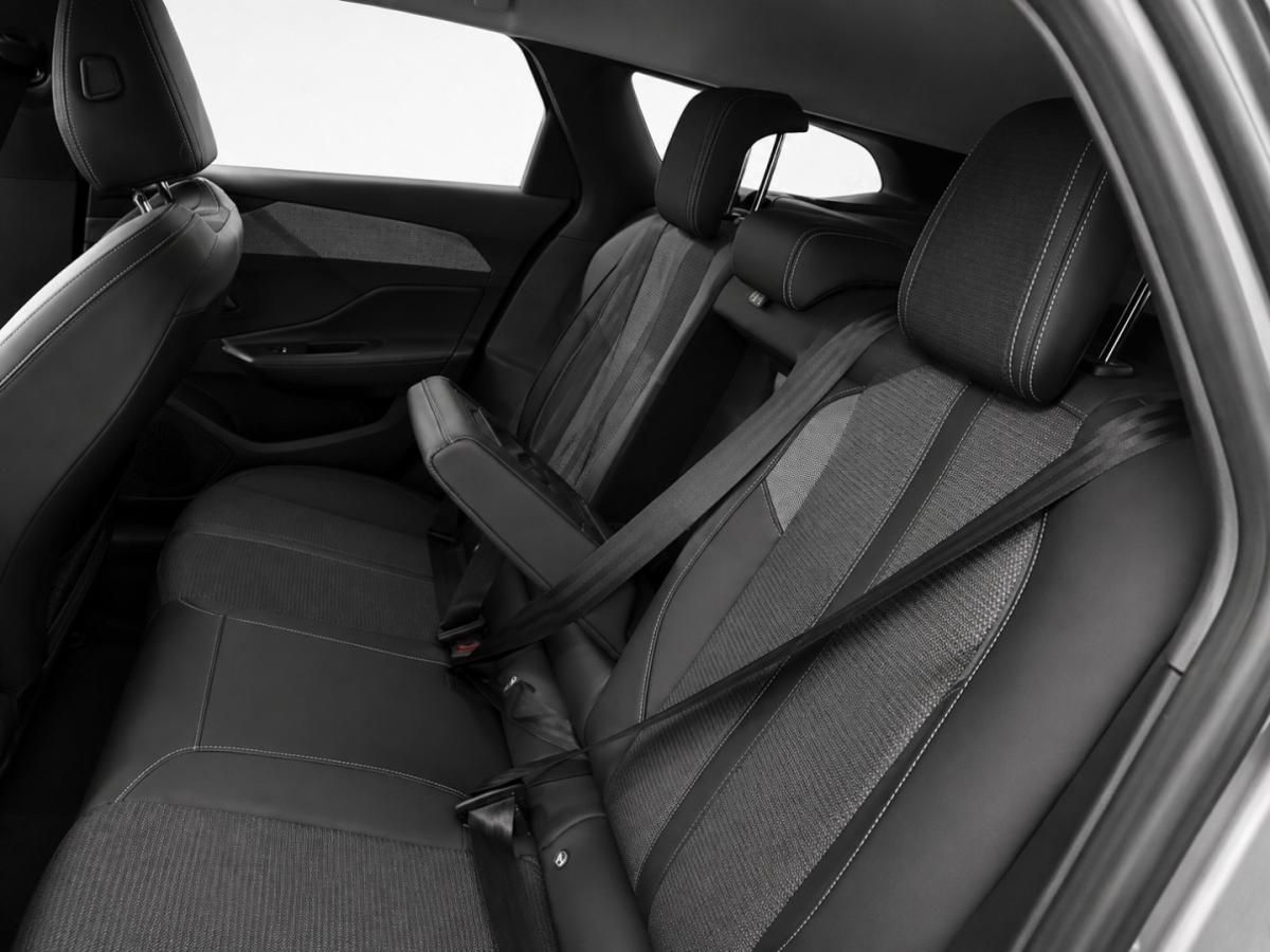 peugeot-308-sw-2022-diesel-1499cc