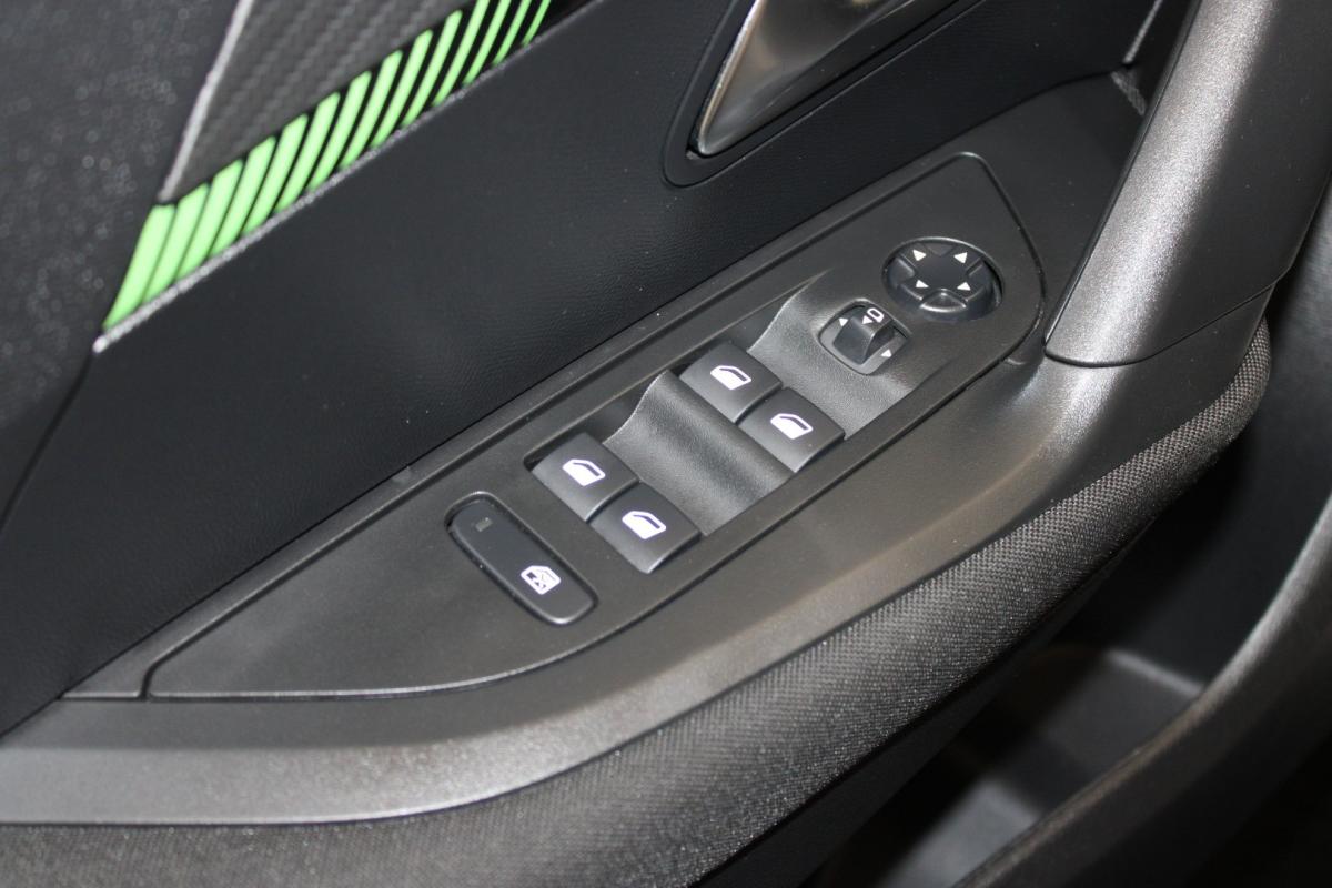 peugeot-2008-2024-diesel-1499cc