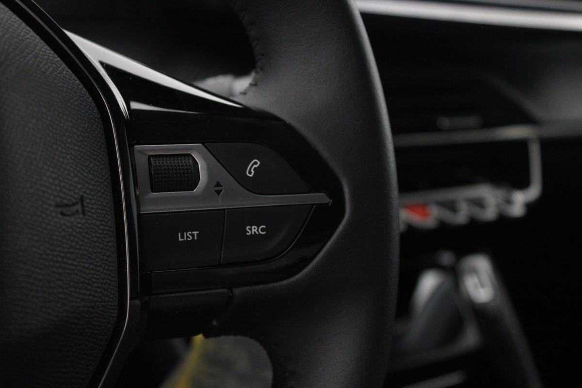 peugeot-208-2025-gasolina-1199cc