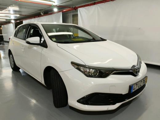 toyota-auris-2018-diesel-1364cc