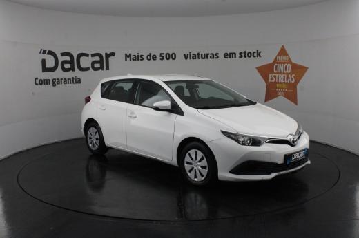 toyota-auris-2018-diesel-1364cc