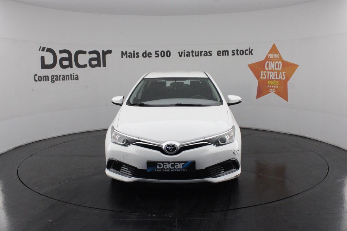 toyota-auris-2018-diesel-1364cc