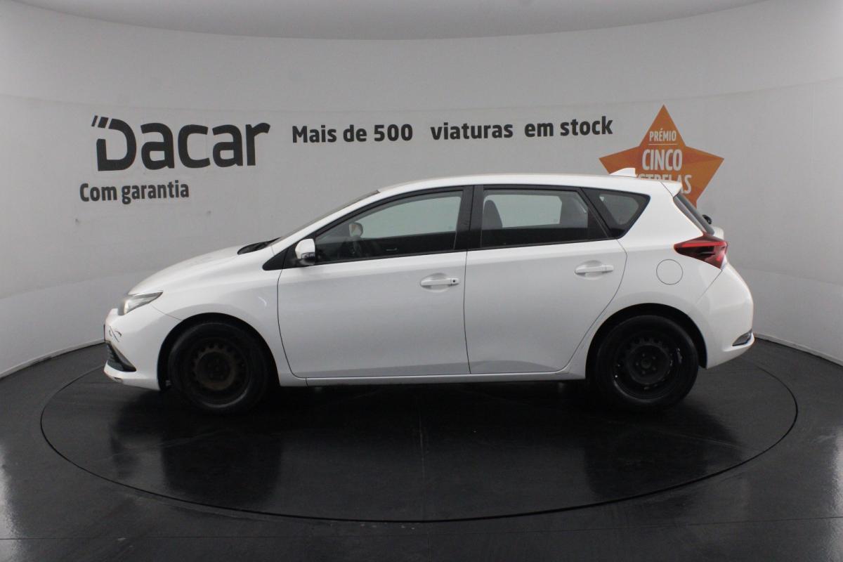 toyota-auris-2018-diesel-1364cc