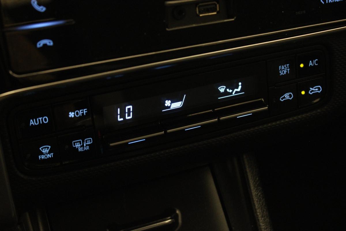 toyota-auris-2018-diesel-1364cc