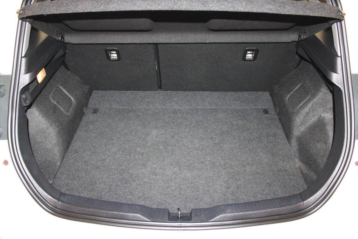 toyota-auris-2018-diesel-1364cc
