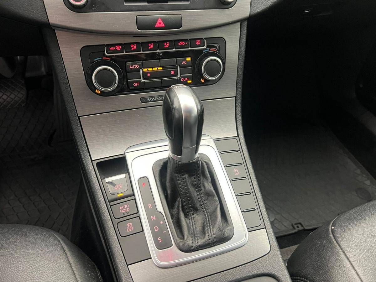 volkswagen-passat-variant-2011-diesel-1968cc