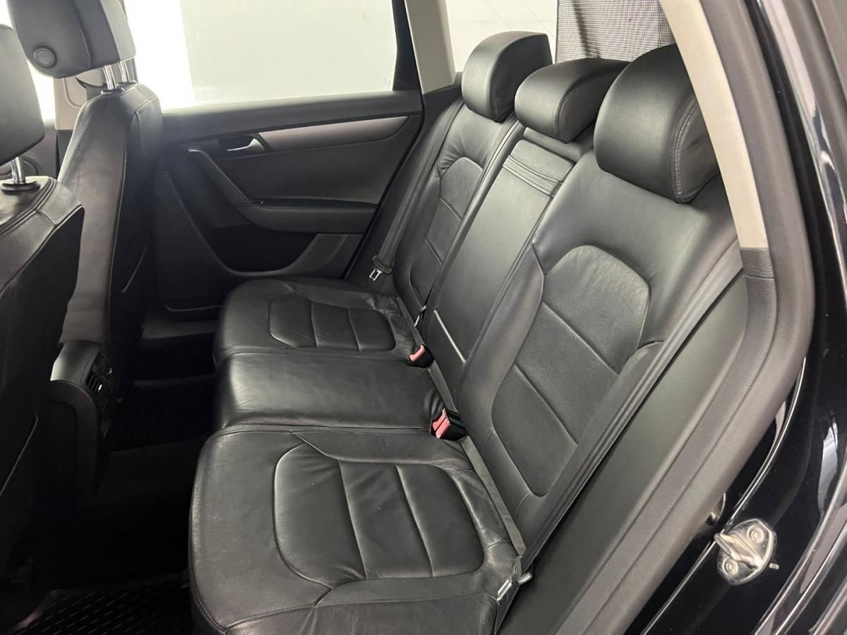 volkswagen-passat-variant-2011-diesel-1968cc