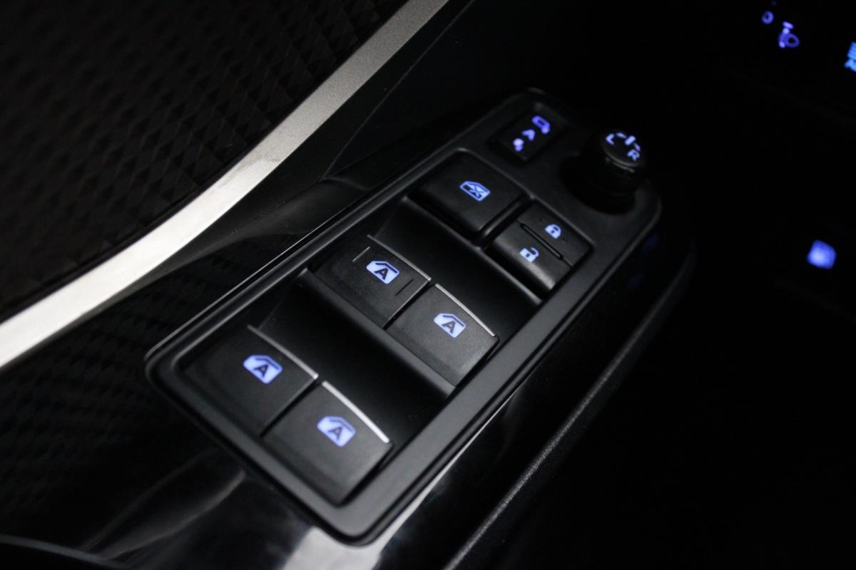 toyota-c-hr-2018-hibrido-a-gasolina-1798cc