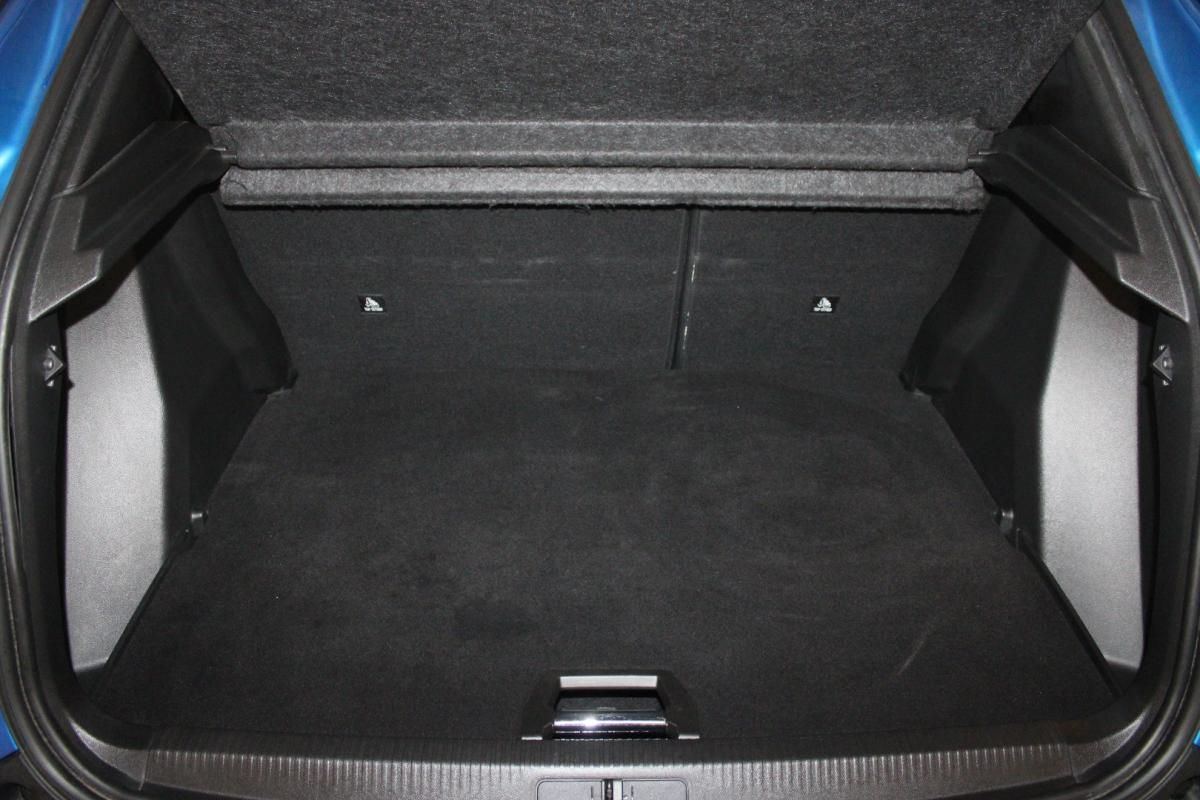 peugeot-2008-2022-eletrico-0cc