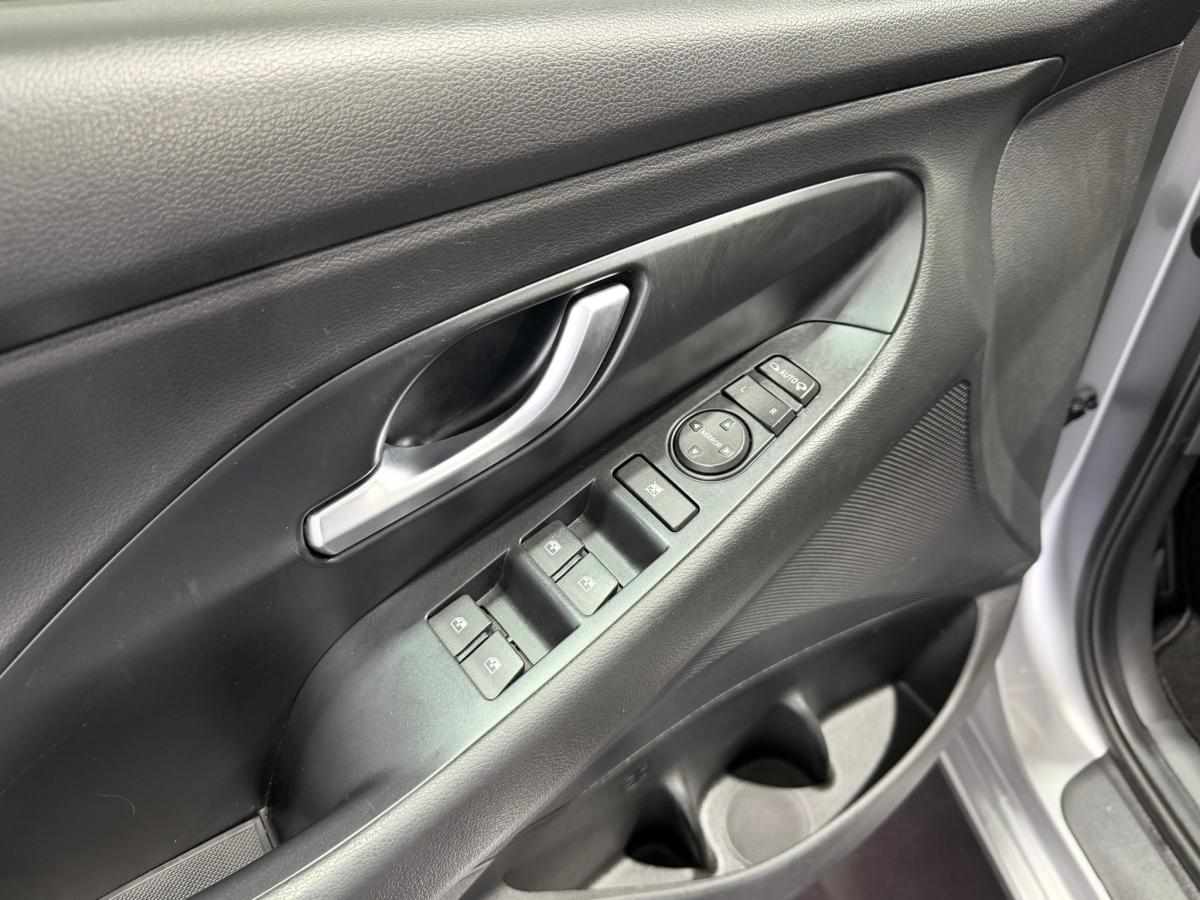 hyundai-i30-1-6-crdi-2021-diesel-1598cc