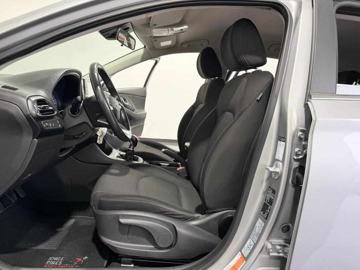 hyundai-i30-1-6-crdi-2021-diesel-1598cc