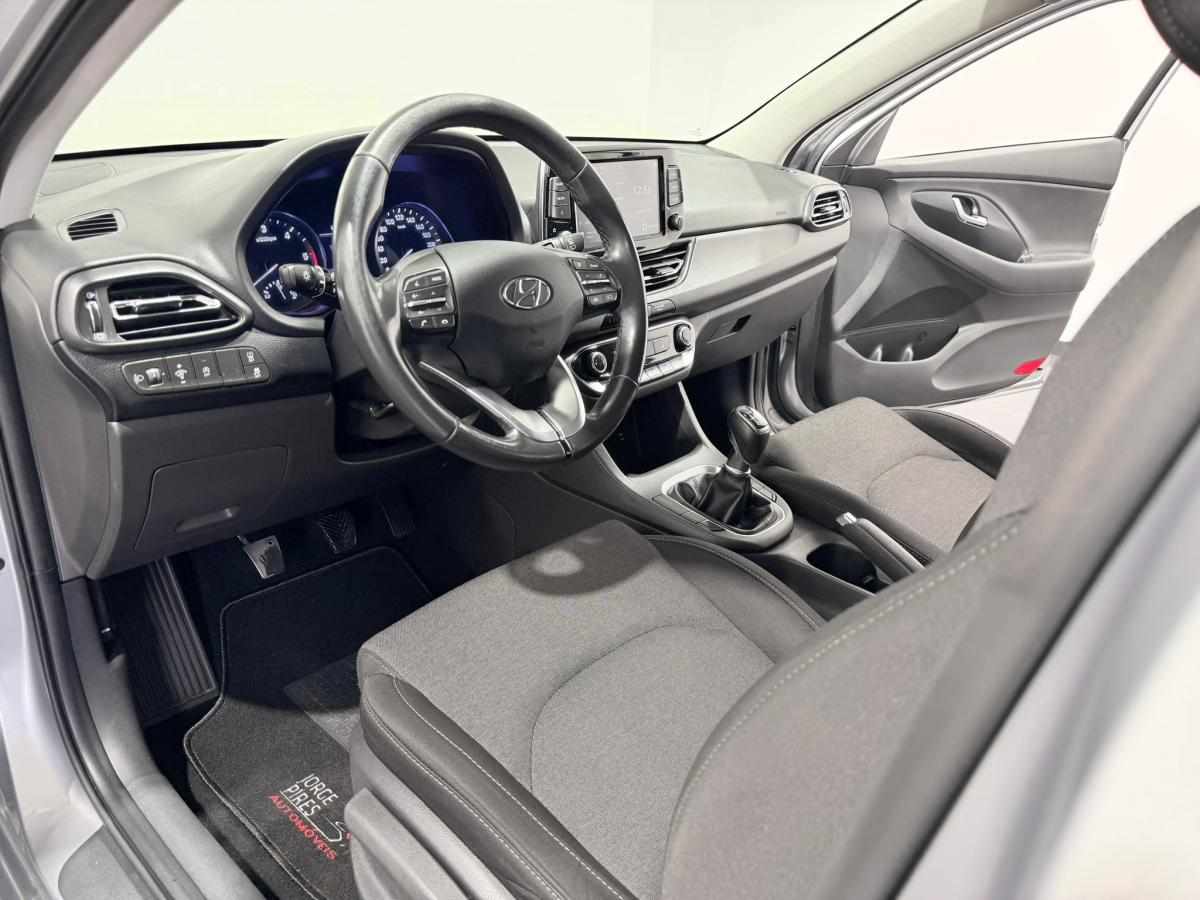hyundai-i30-1-6-crdi-2021-diesel-1598cc