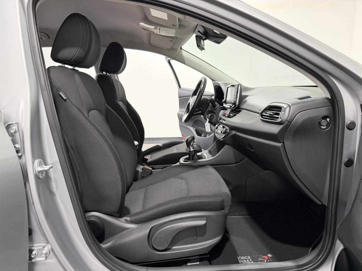 hyundai-i30-1-6-crdi-2021-diesel-1598cc