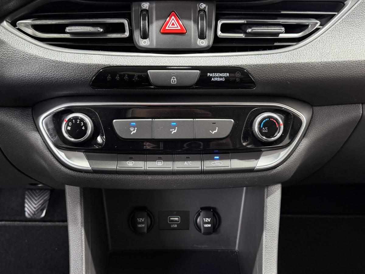 hyundai-i30-1-6-crdi-2021-diesel-1598cc
