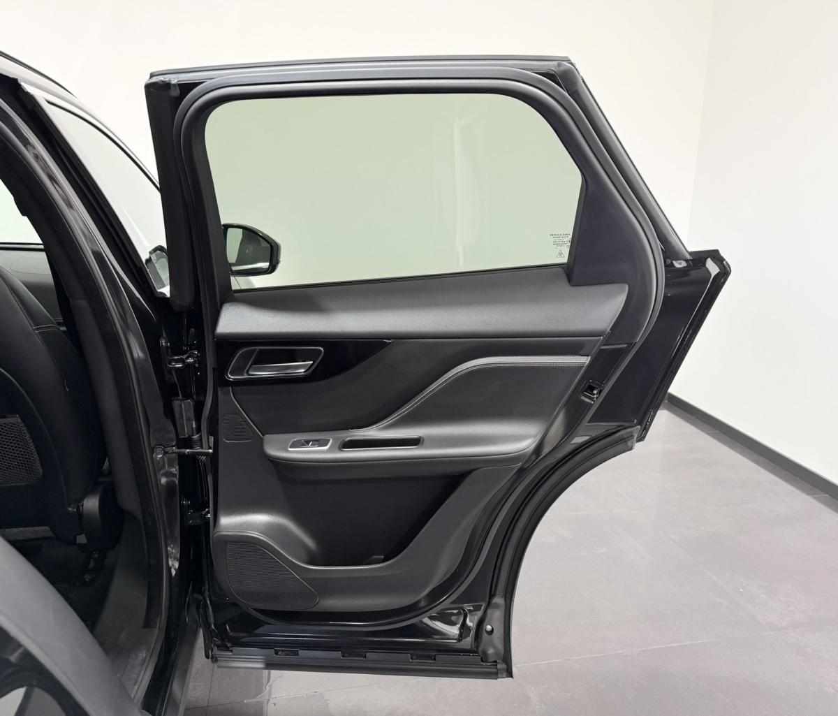 jaguar-f-pace-20d-2018-diesel-1999cc