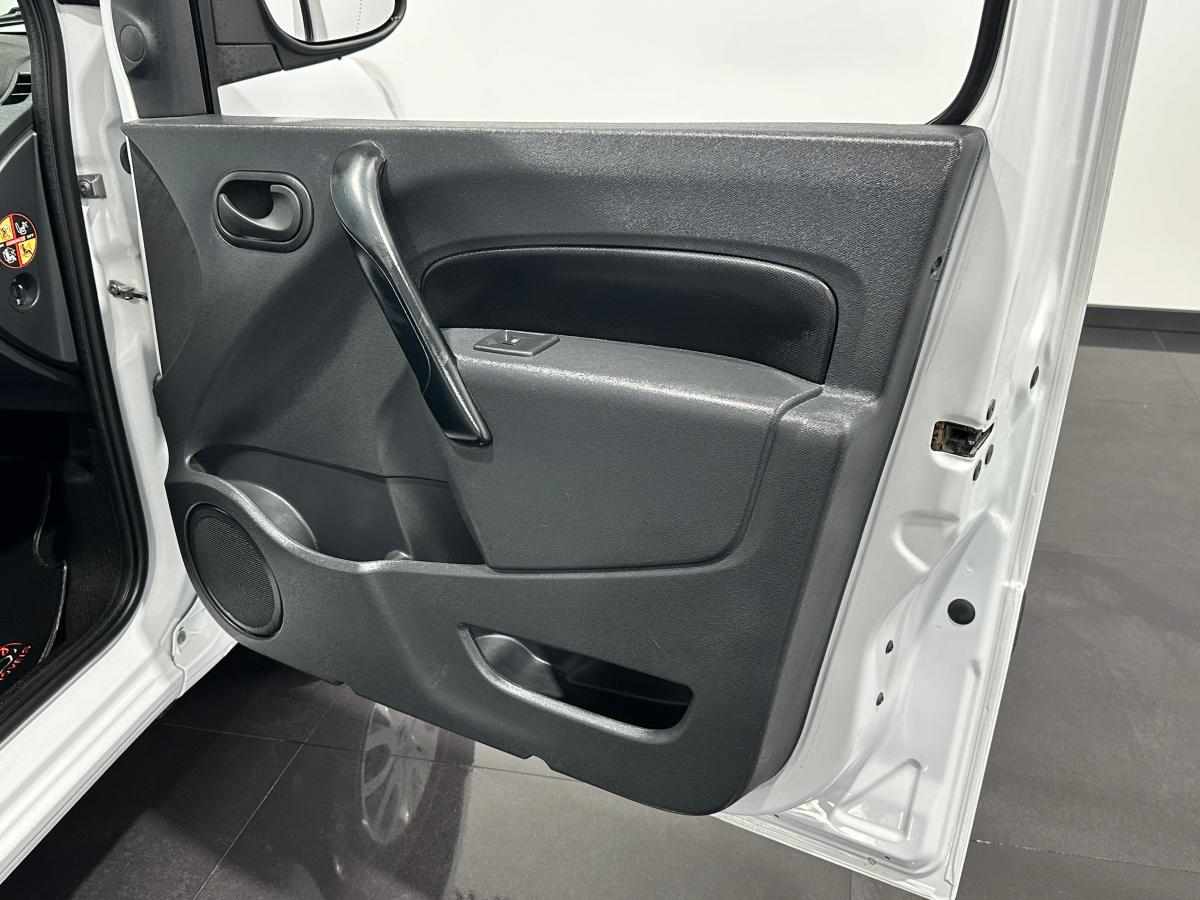 renault-kangoo-22-kwh-2021-eletrico