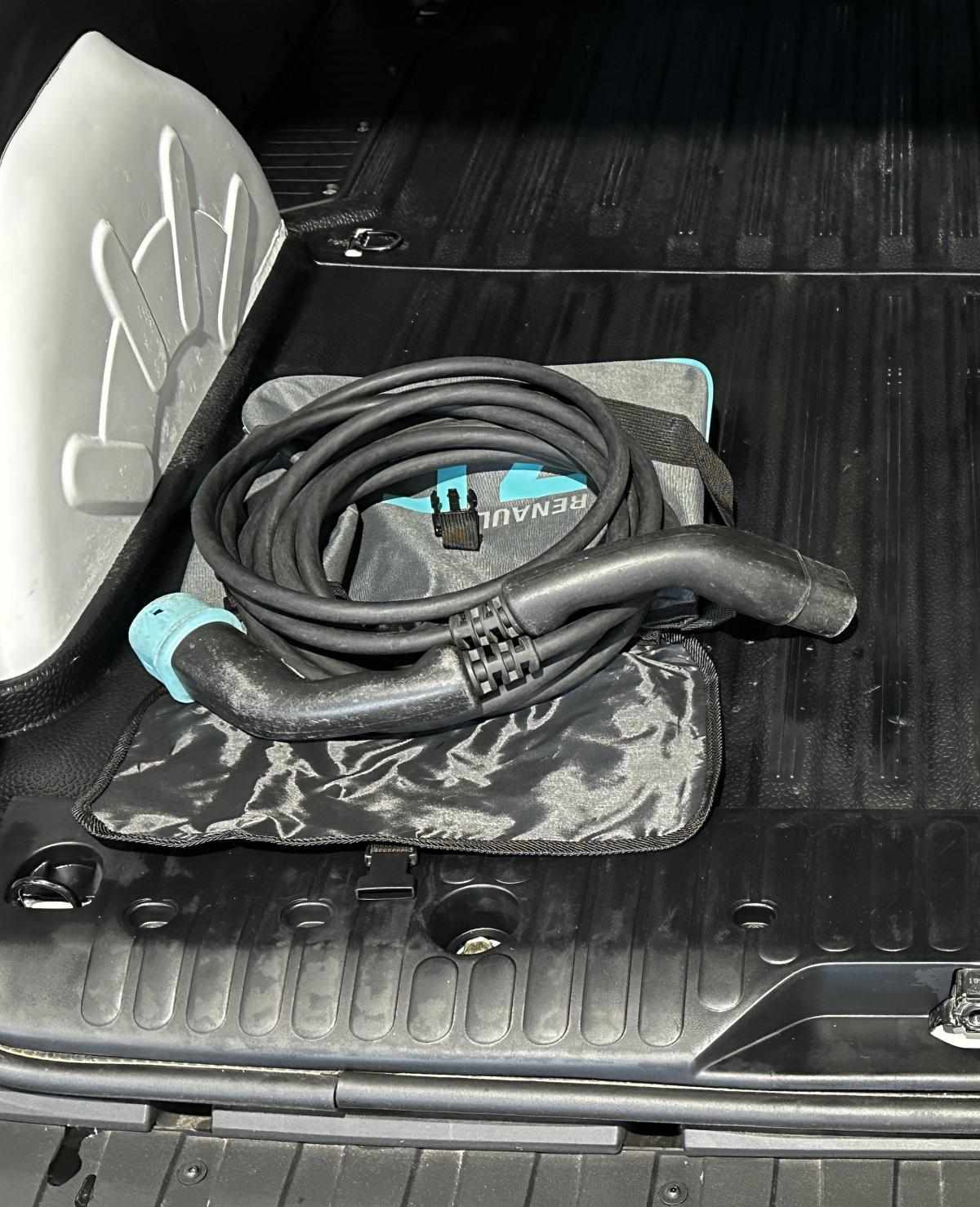 renault-kangoo-22-kwh-2021-eletrico