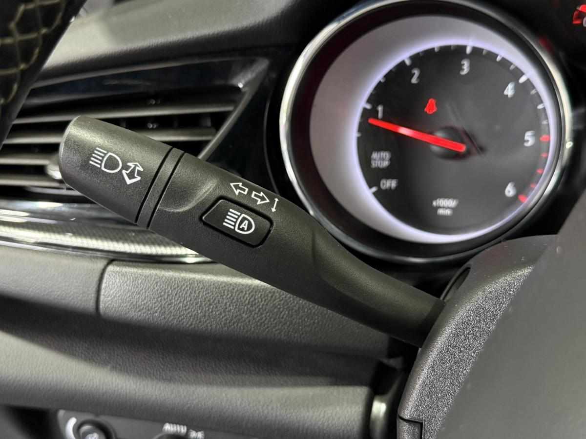 opel-insignia-1-5-122cv-2021-diesel-1496cc