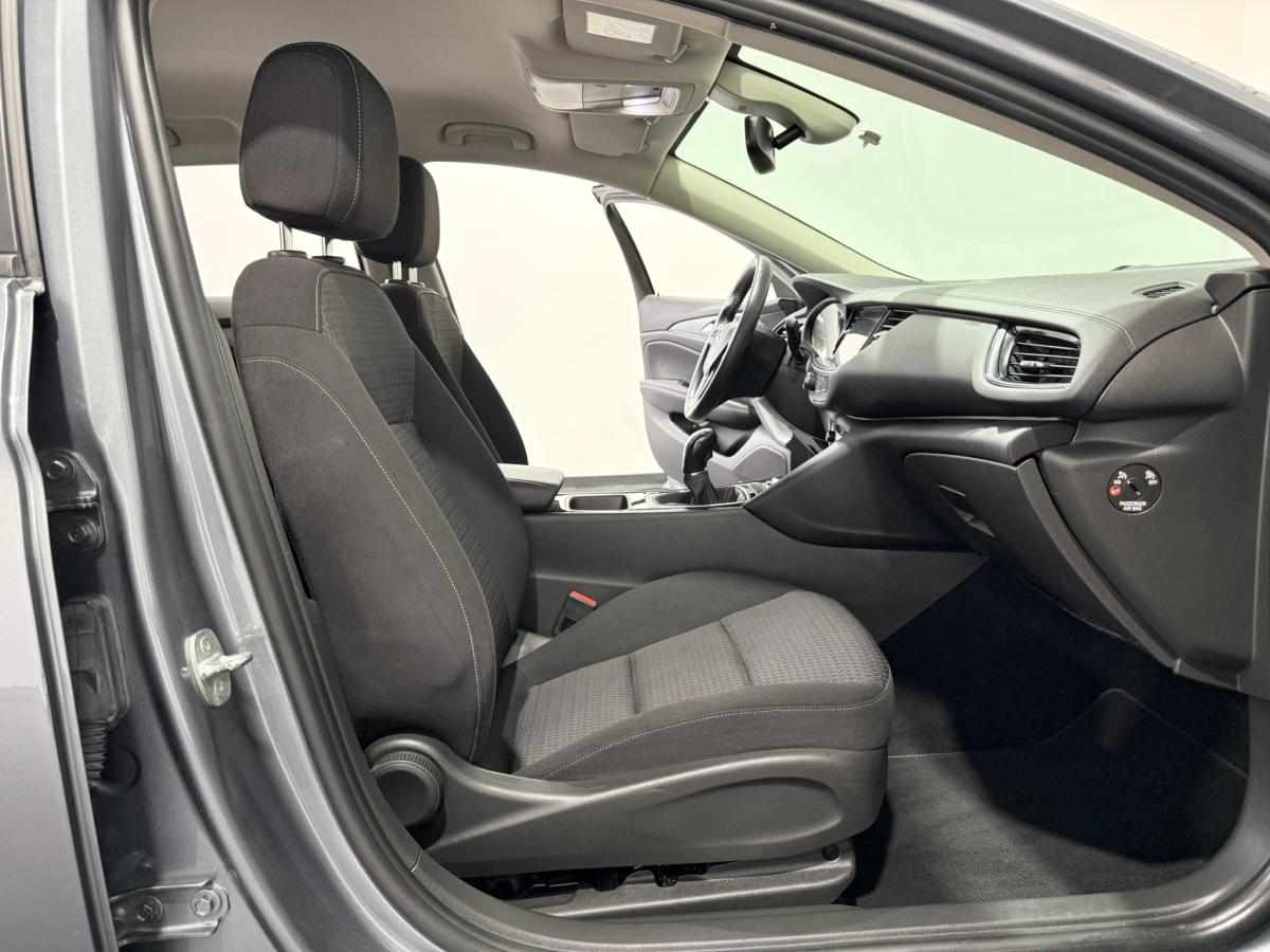 opel-insignia-1-5-122cv-2021-diesel-1496cc