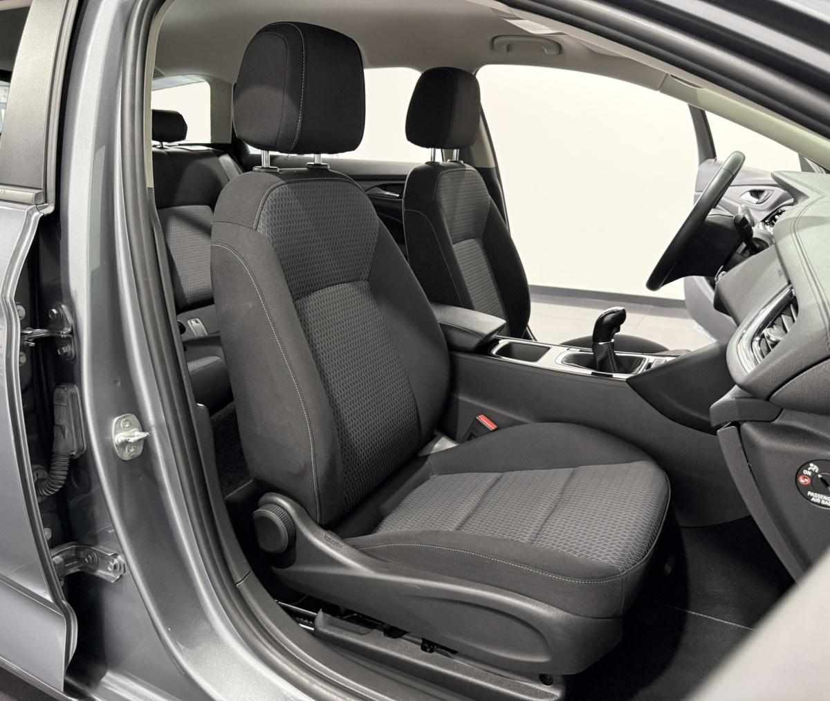 opel-insignia-1-5-122cv-2021-diesel-1496cc