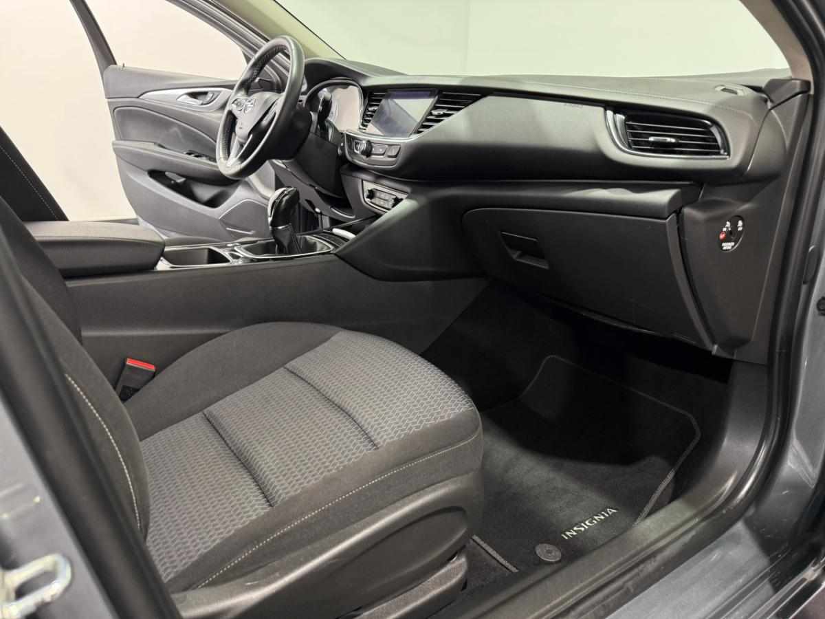 opel-insignia-1-5-122cv-2021-diesel-1496cc