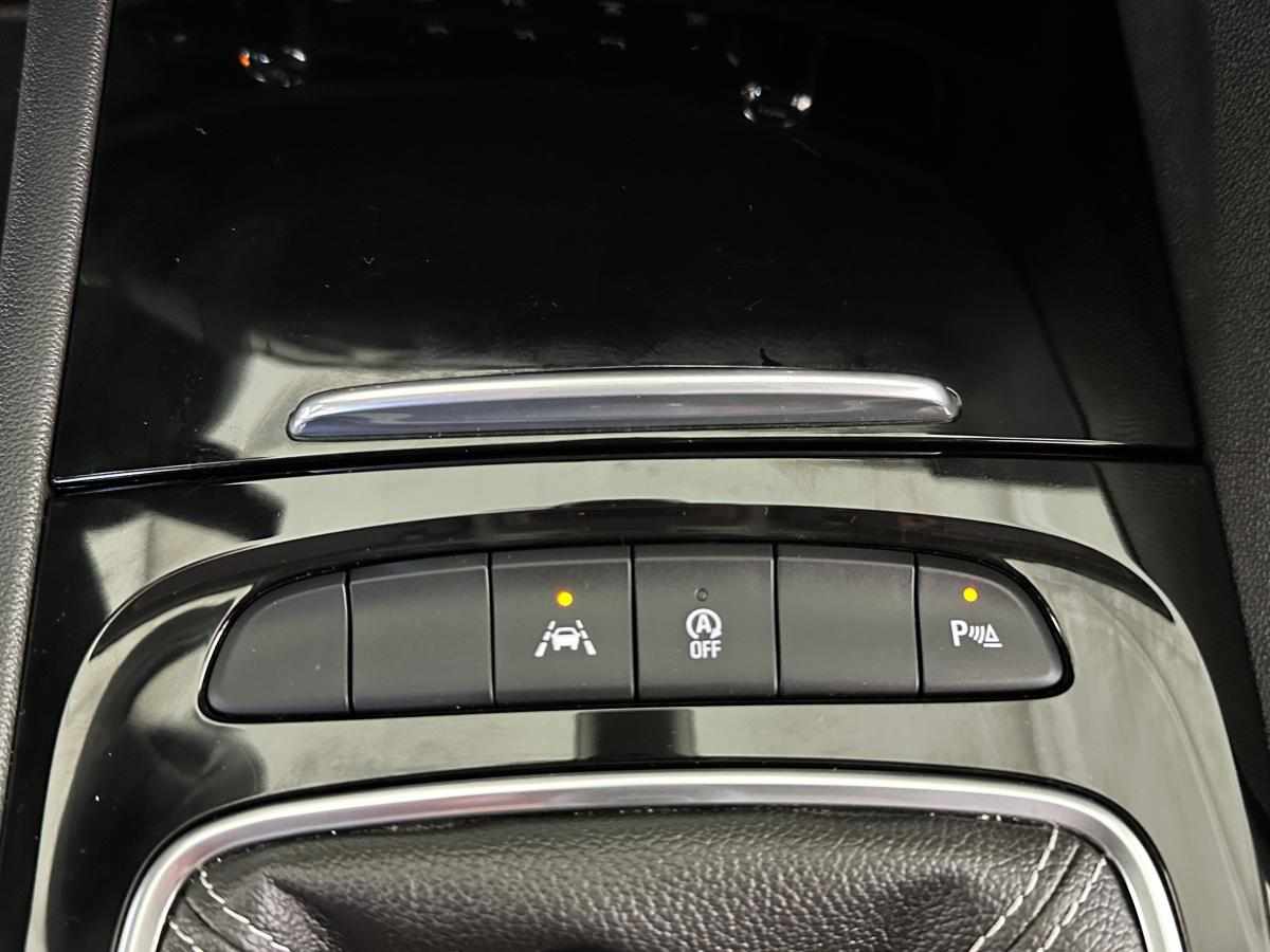 opel-insignia-1-5-122cv-2021-diesel-1496cc