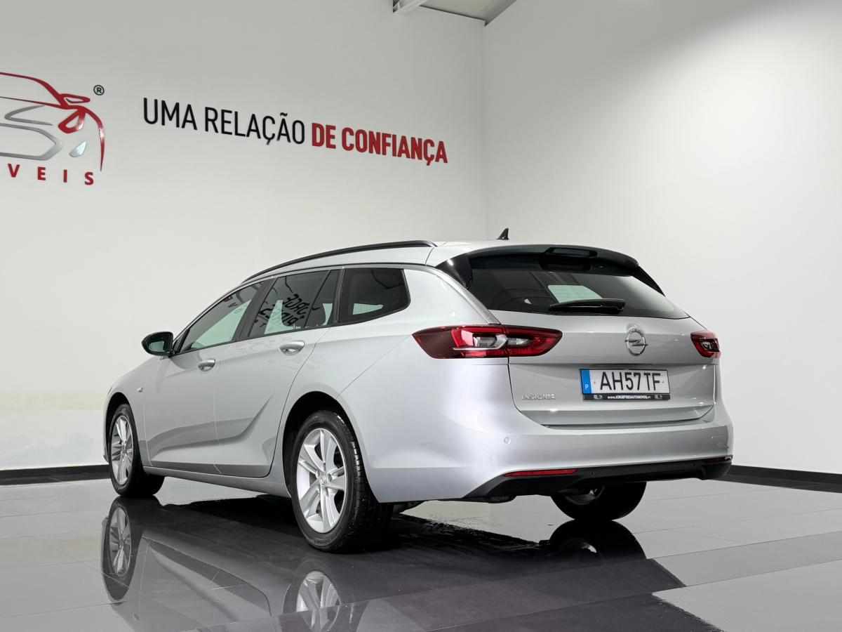 opel-insignia-1-5-122cv-2021-diesel-1496cc
