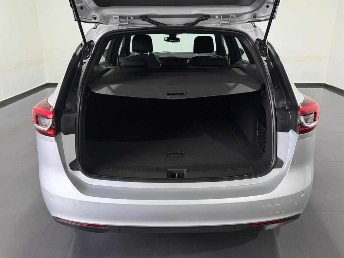 opel-insignia-1-5-122cv-2021-diesel-1496cc