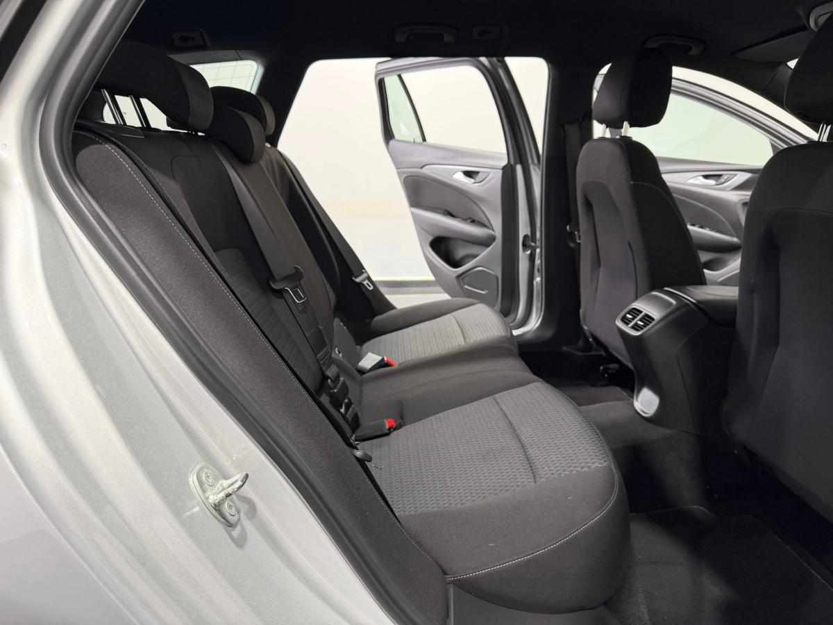 opel-insignia-1-5-122cv-2021-diesel-1496cc