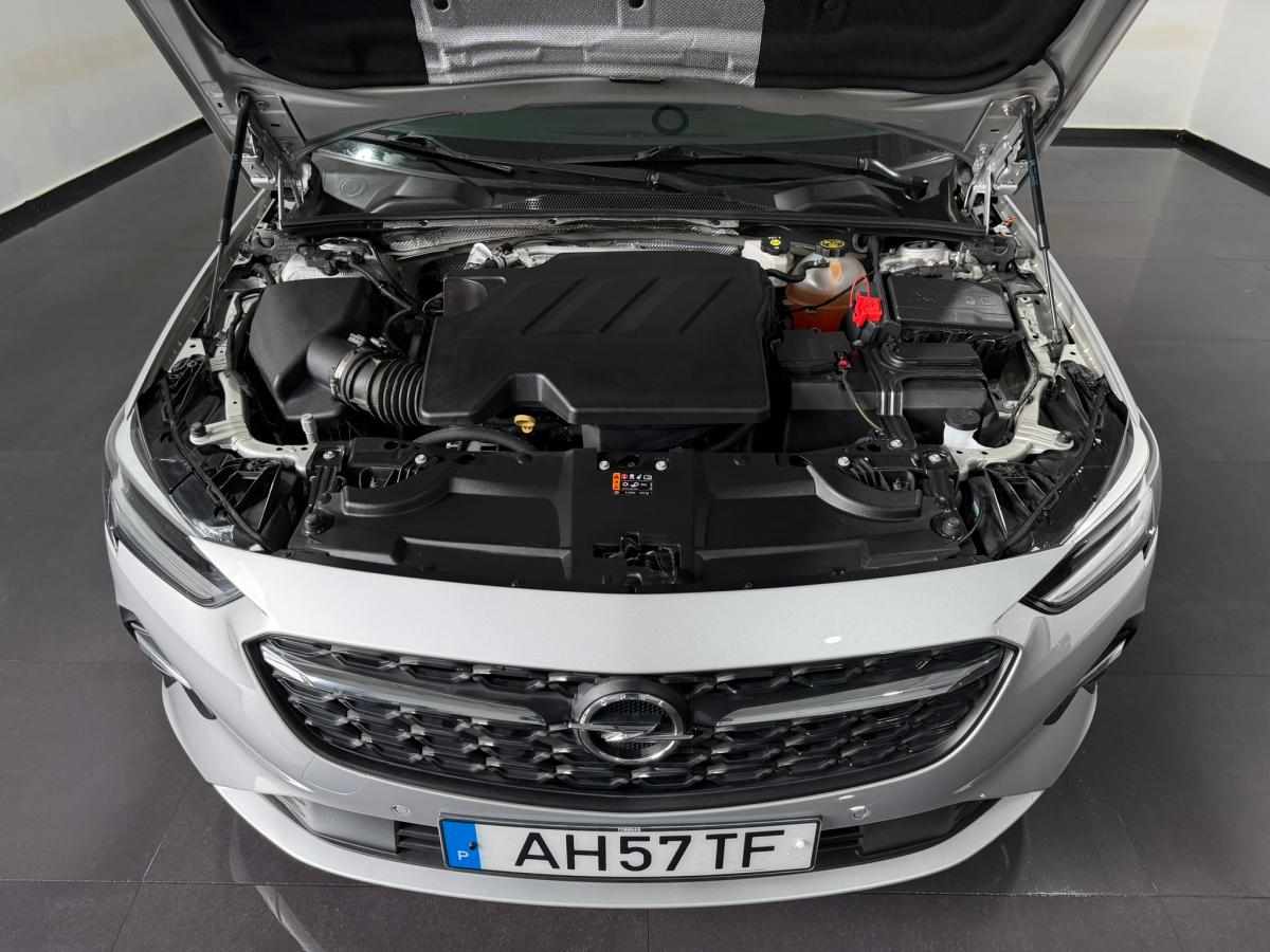 opel-insignia-1-5-122cv-2021-diesel-1496cc