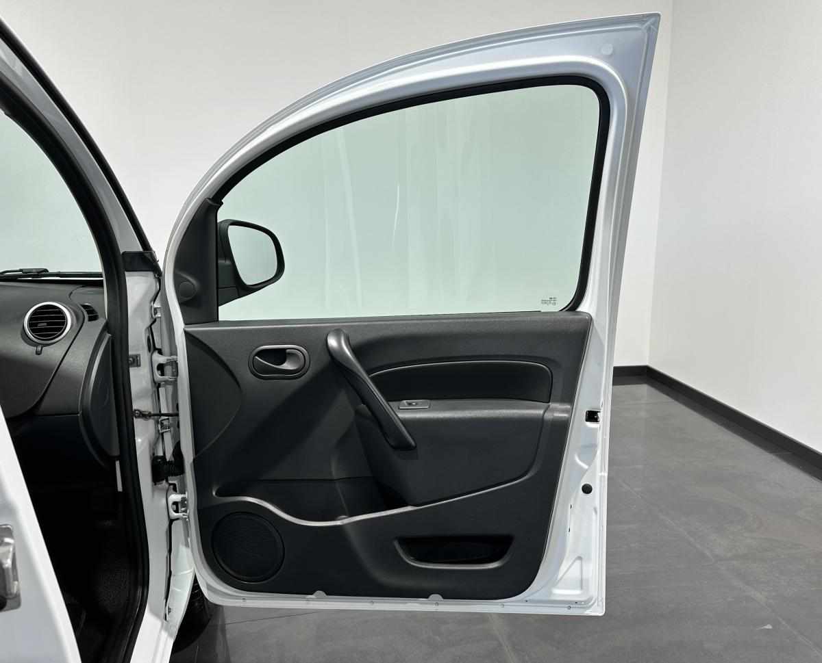 renault-kangoo-22-kwh-2020-eletrico