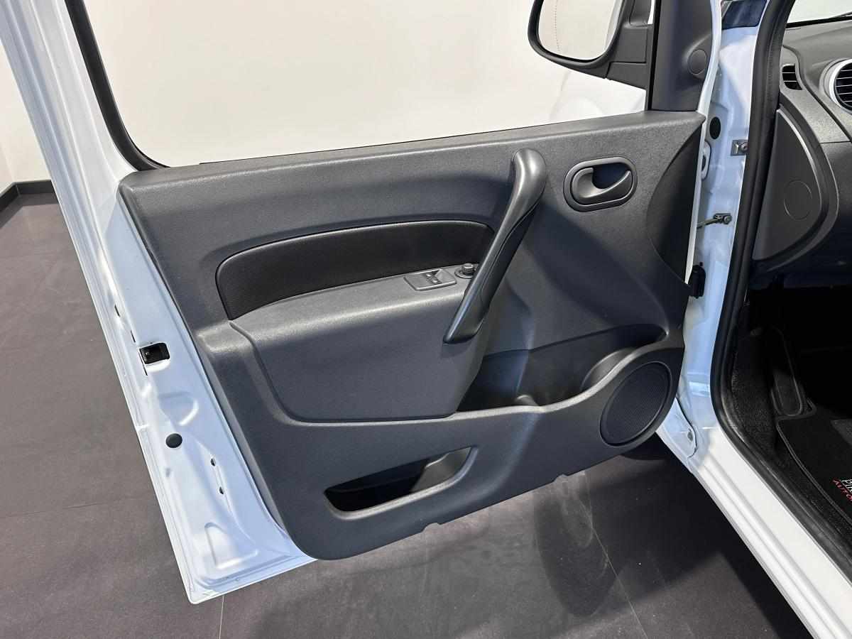 renault-kangoo-22-kwh-2020-eletrico