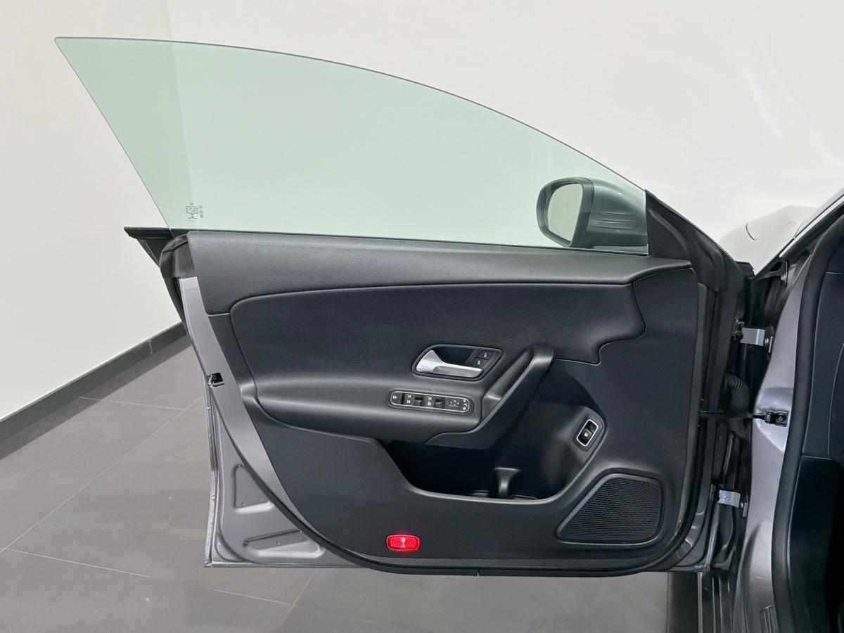 mercedes-benz-cla-250-e-2022-gasolina-1332cc