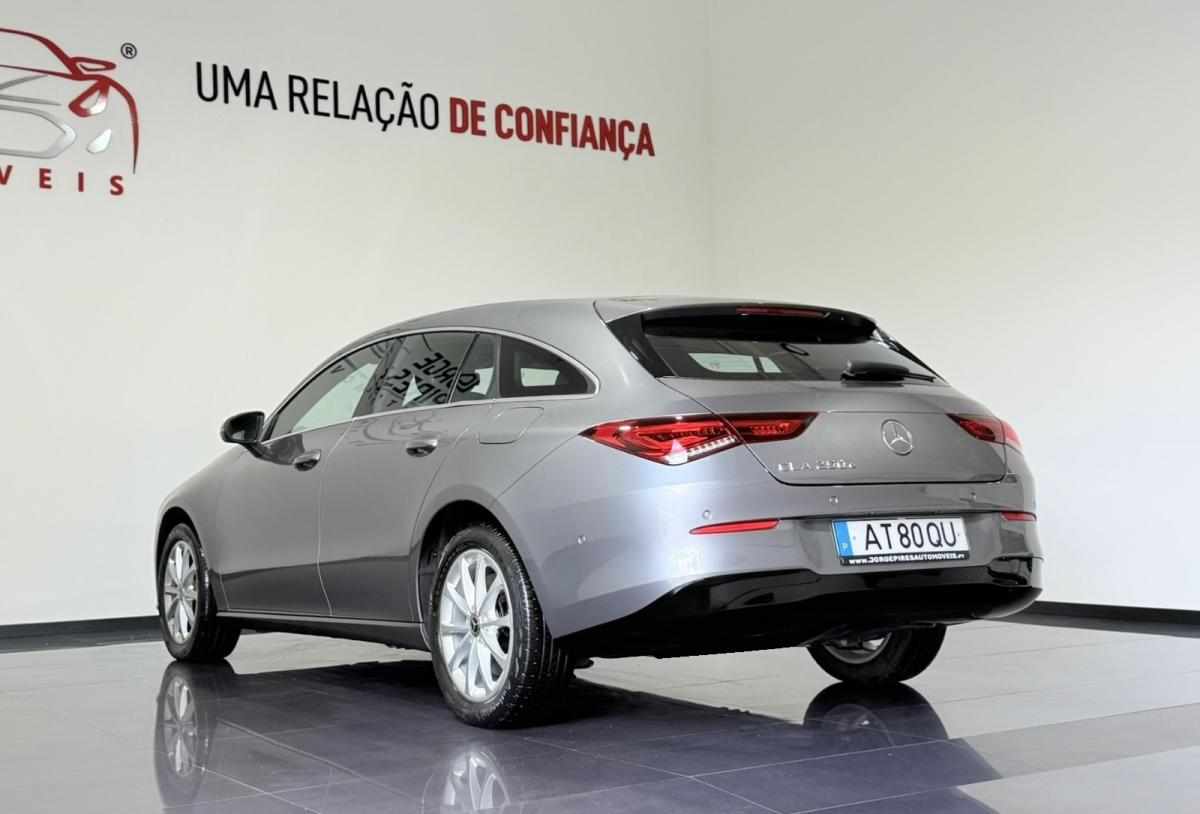 mercedes-benz-cla-250-e-2022-gasolina-1332cc