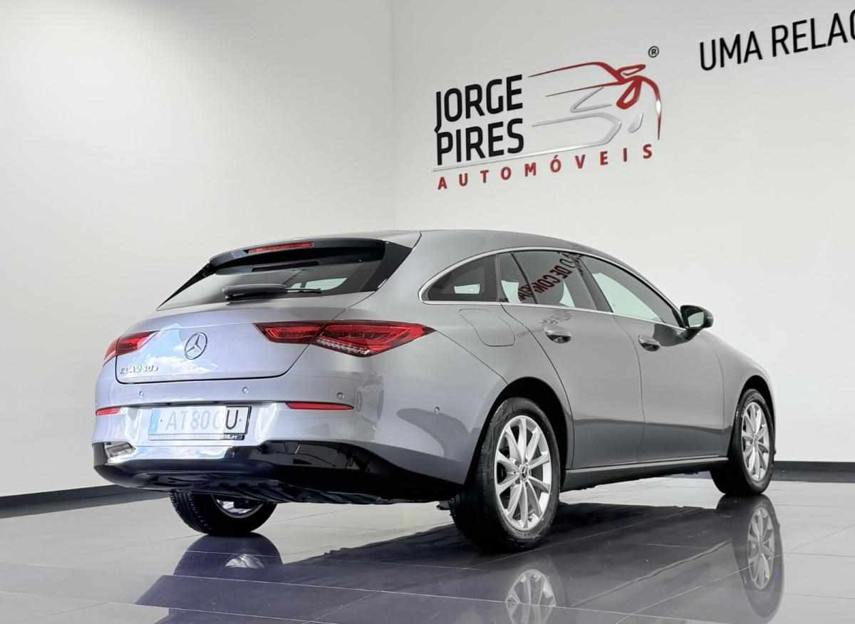 mercedes-benz-cla-250-e-2022-gasolina-1332cc