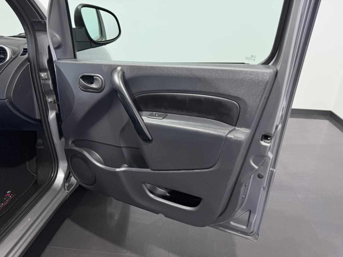 renault-kangoo-22-kwh-2018-eletrico