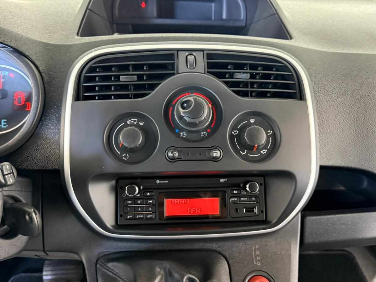 renault-kangoo-22-kwh-2018-eletrico