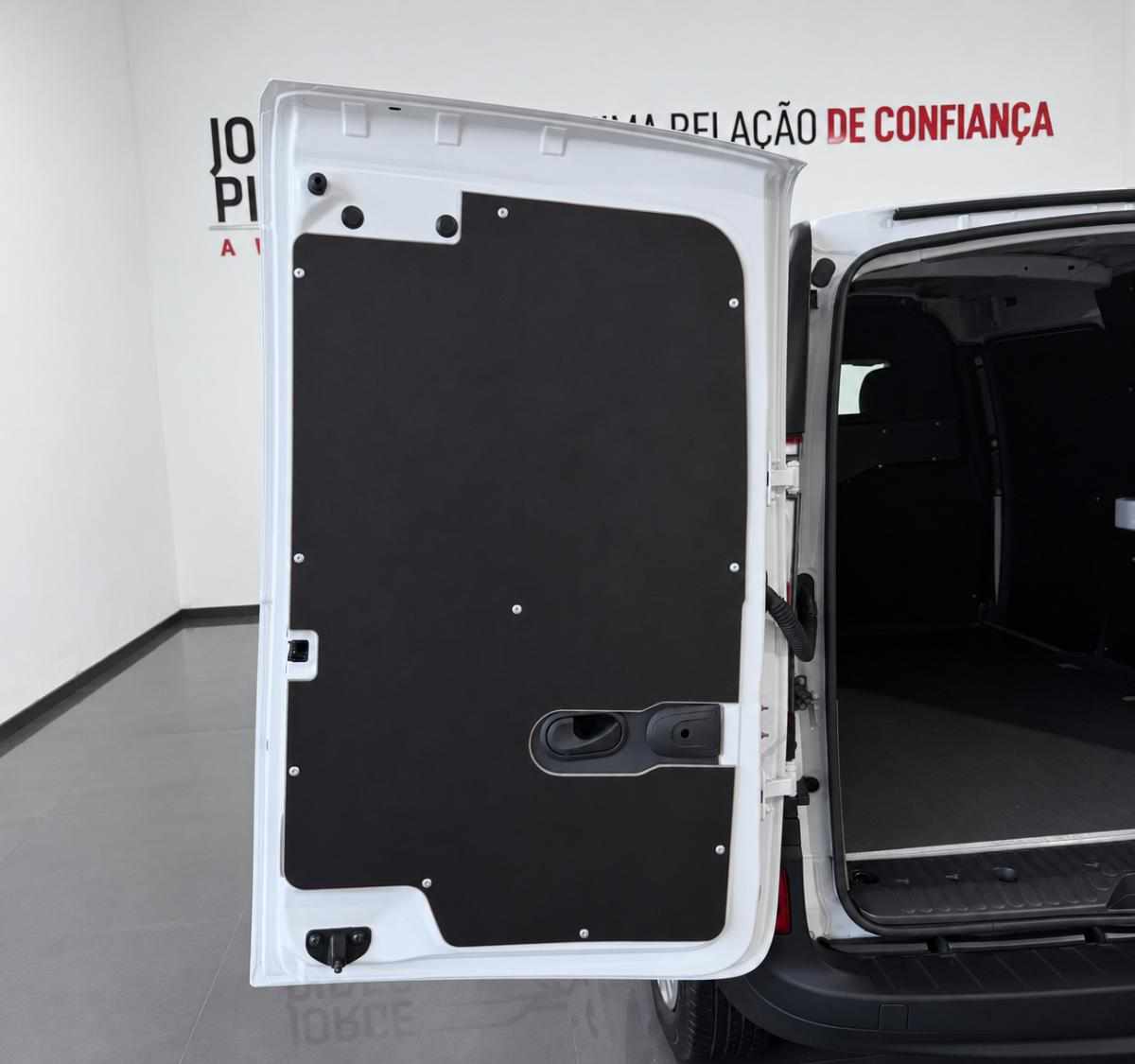 renault-kangoo-22-kwh-2020-eletrico