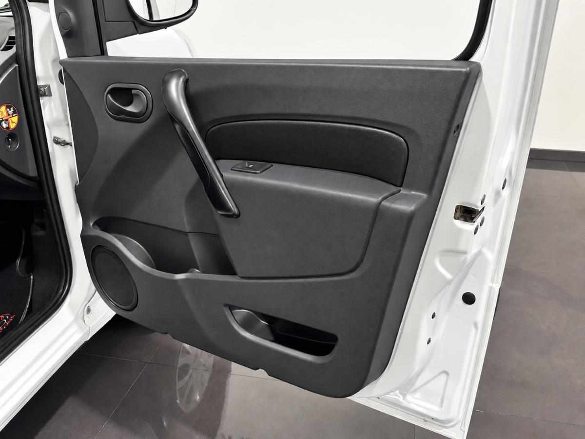 renault-kangoo-22-kwh-2020-eletrico