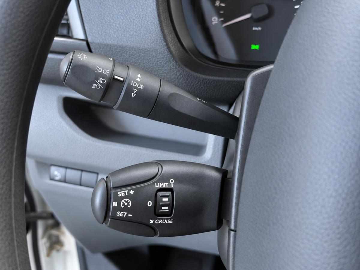 peugeot-expert-1-5-bluehdi-2019-diesel-1499cc