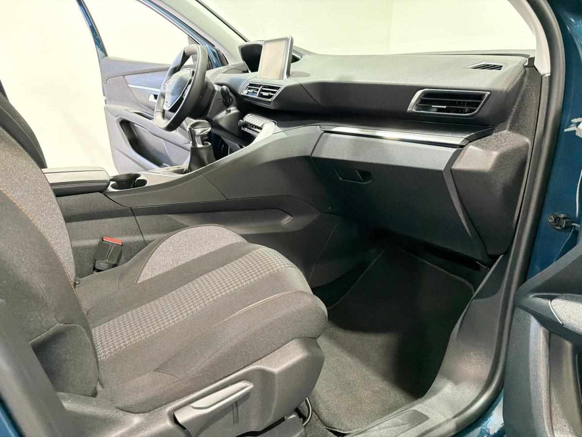 peugeot-3008-1-5-bluehdi-2021-diesel-1499cc