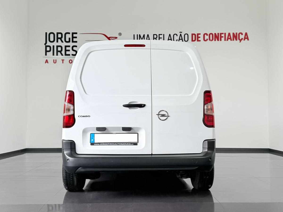 opel-combo-1-5-2021-diesel-1499cc