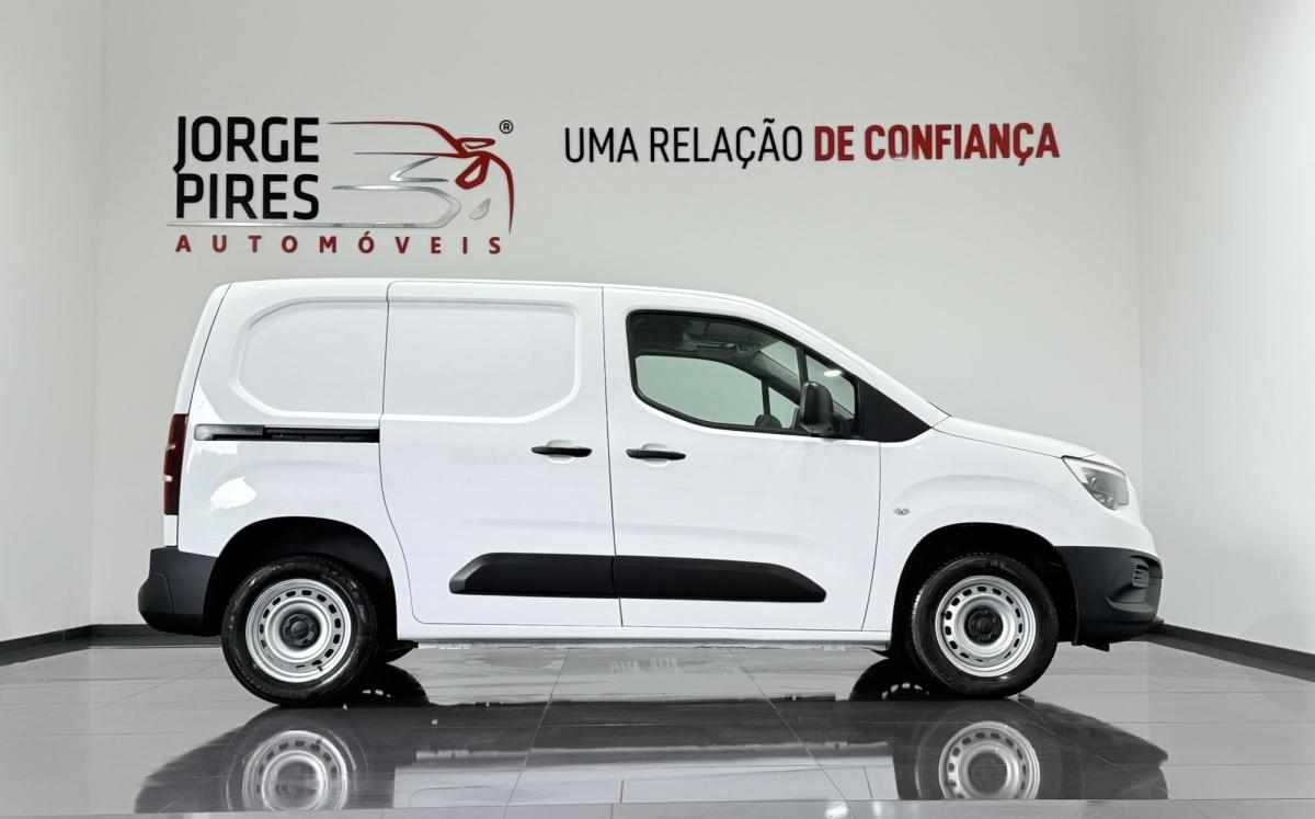 opel-combo-1-5-2021-diesel-1499cc