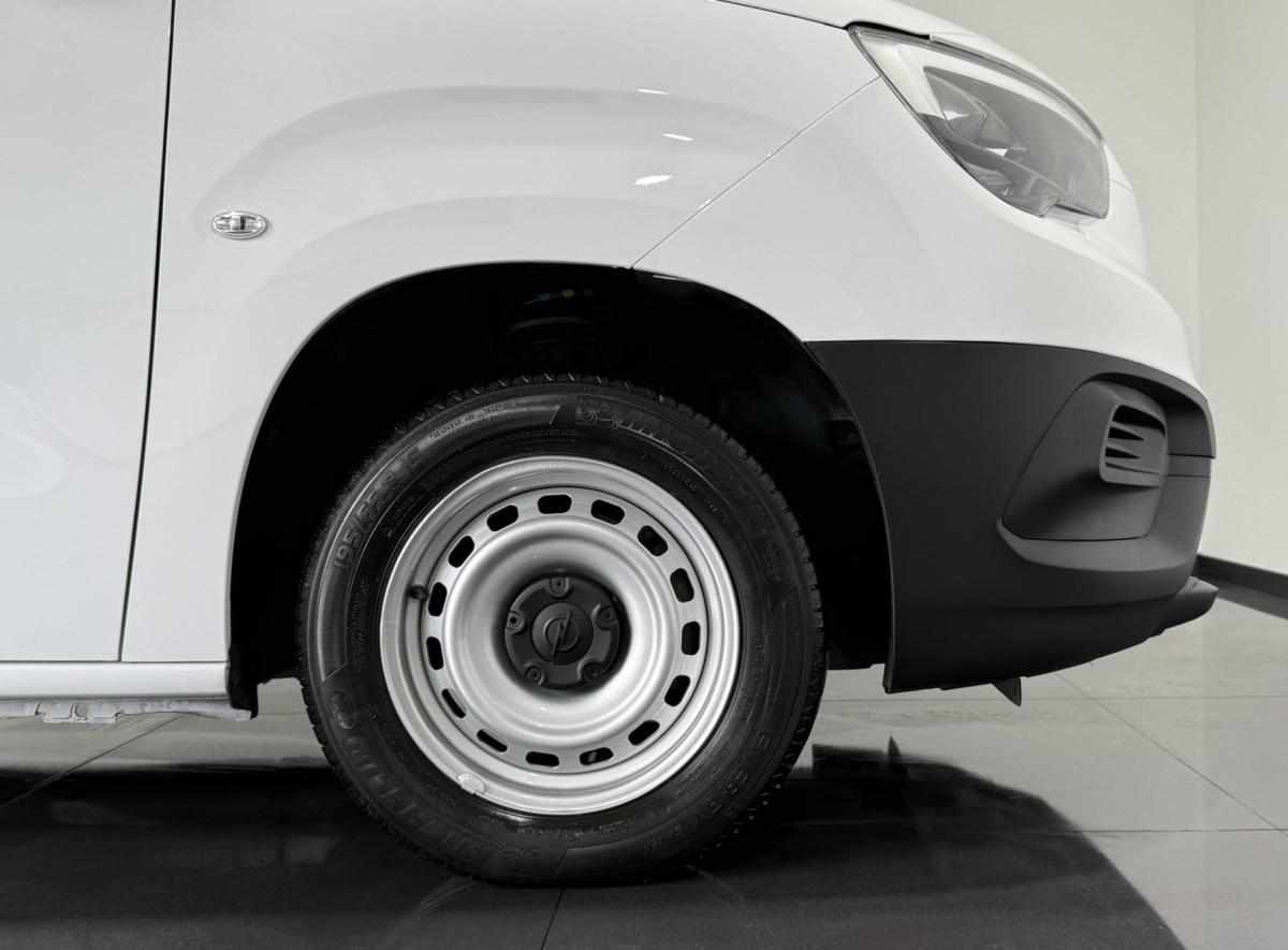 opel-combo-1-5-2021-diesel-1499cc