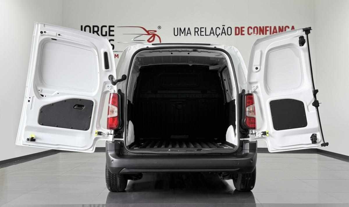 opel-combo-1-5-2021-diesel-1499cc
