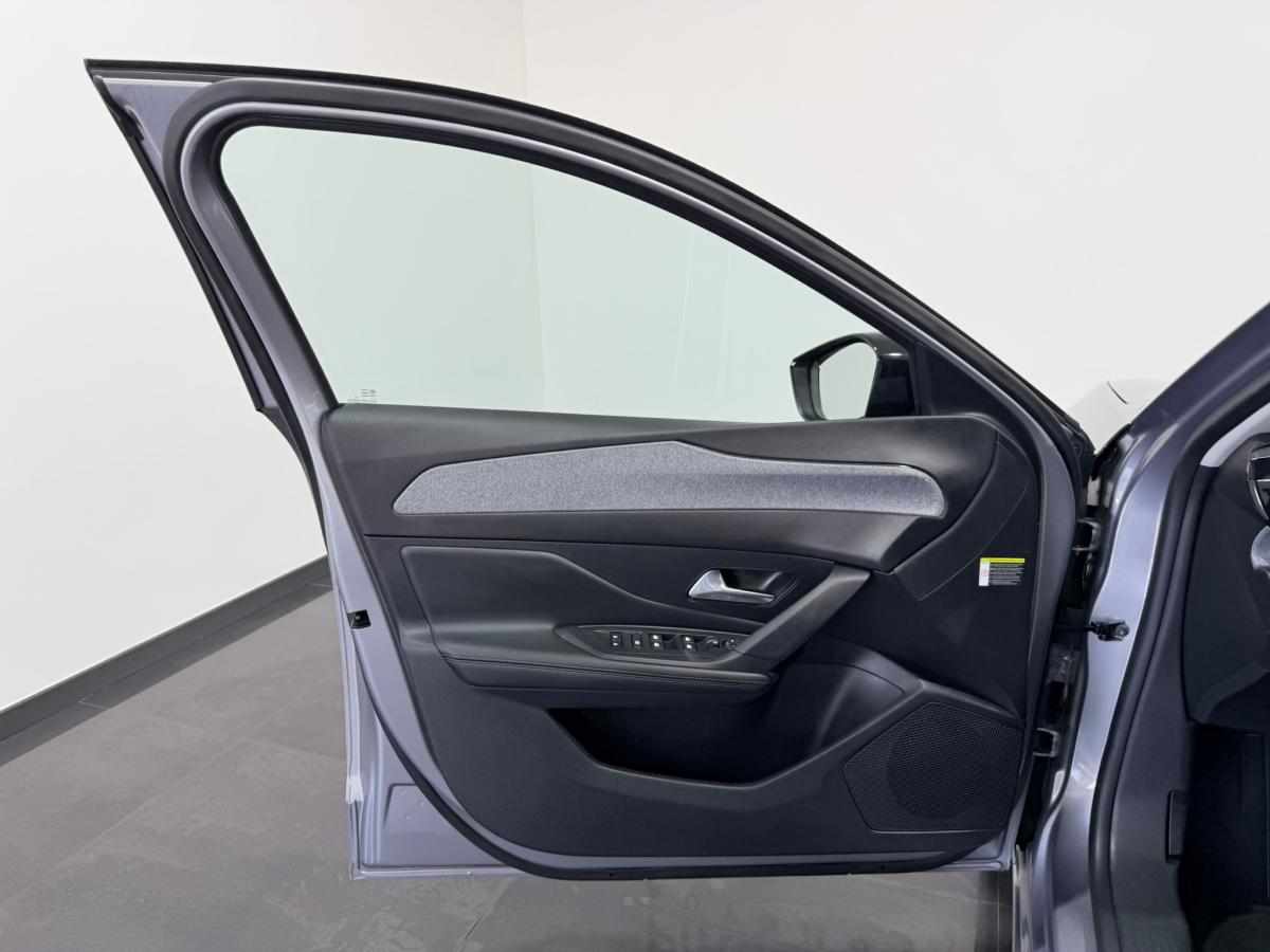 peugeot-308-1-6-hybrid-2023-gasolina-1598cc