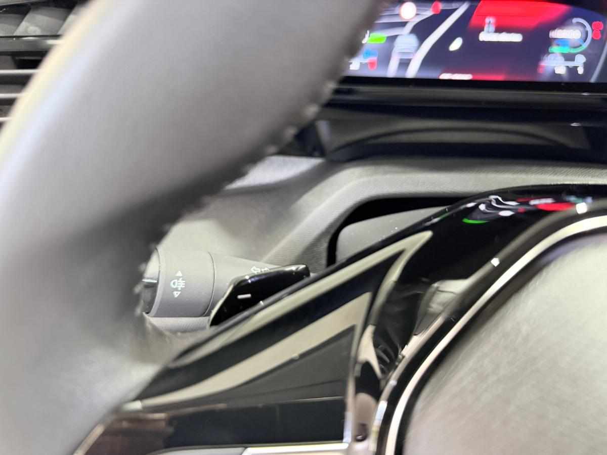 peugeot-308-1-6-hybrid-2023-gasolina-1598cc